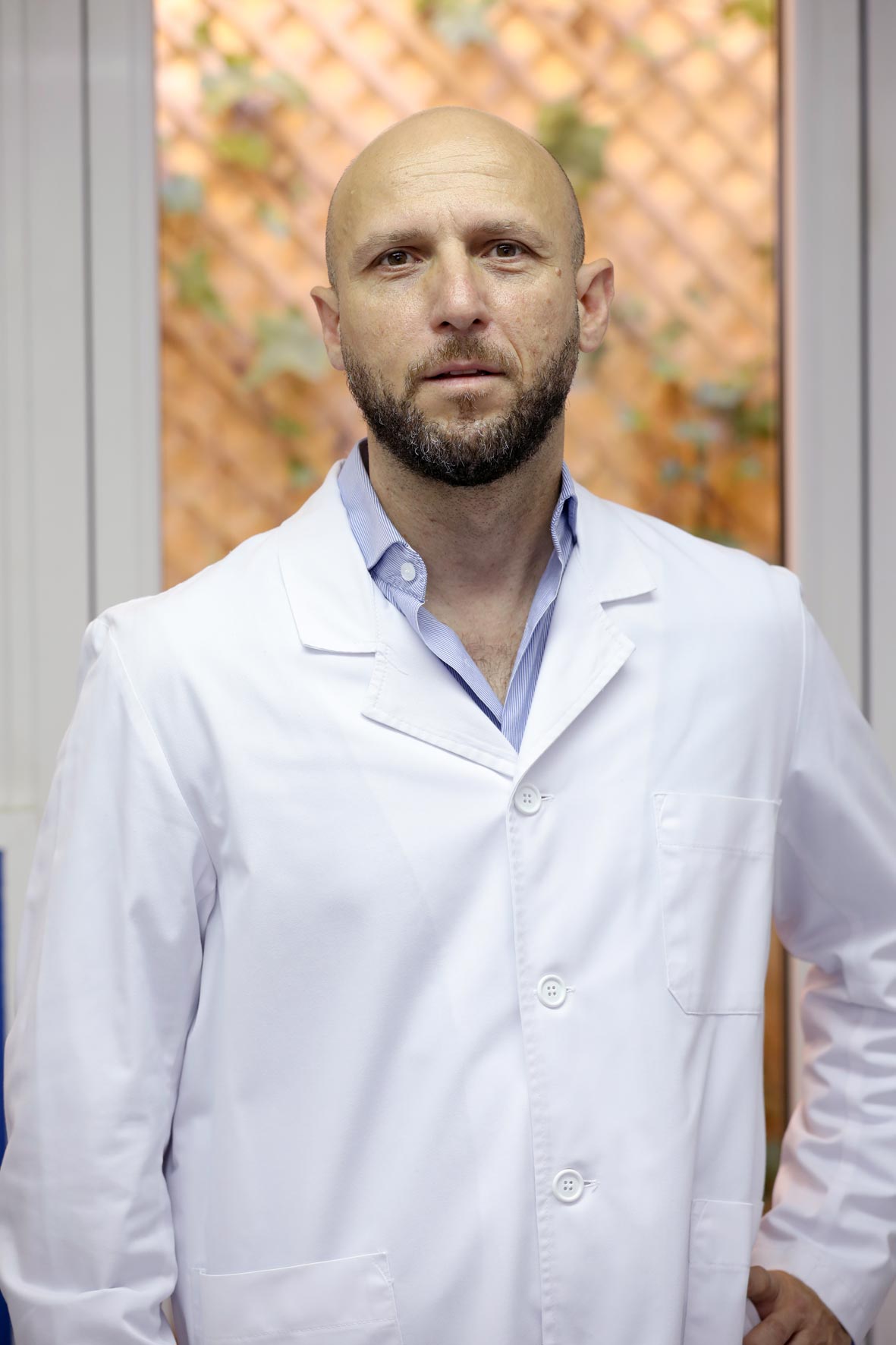 Dr. Lucas Degano
